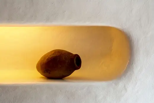 Nicho embutido com luz quente (imagem ilustrativa)